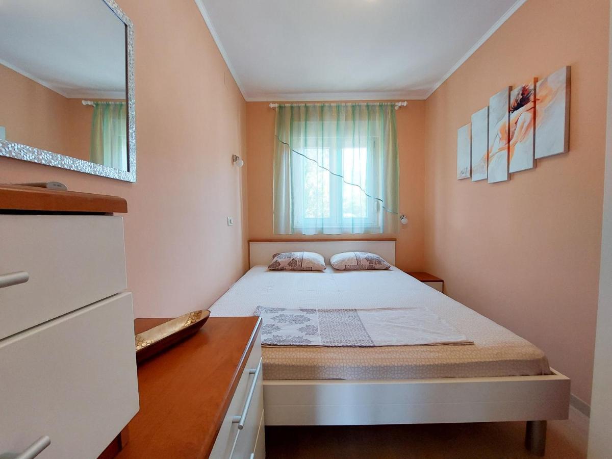 Apartments Faran ซริกเวนิซา ภายนอก รูปภาพ