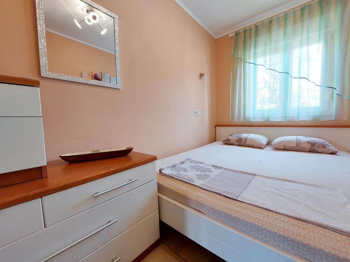 Apartments Faran ซริกเวนิซา ภายนอก รูปภาพ